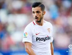 包含梅德韦杰夫赛后谦逊发言登热搜，阿森纳血战本菲卡引发热议的词条